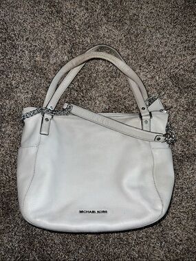 Michael Kors Pebbled Leather Shoulder Bag - Off-White